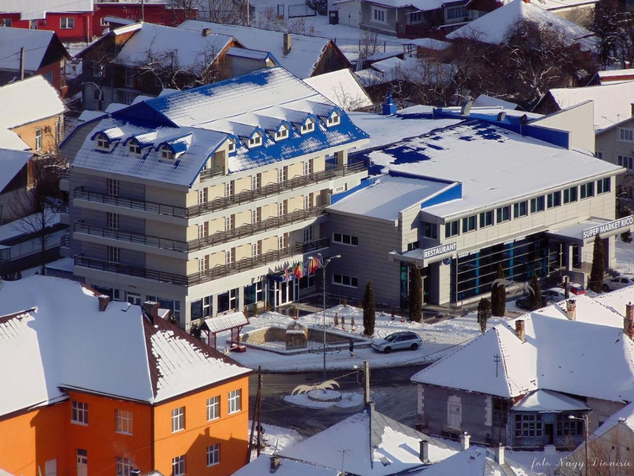 Hotel Ineul Rodna Zewnętrze zdjęcie